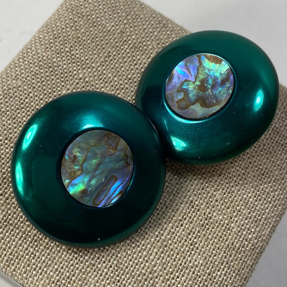 🎉LAST CALL🎉 Vintage Green Round Abalone Shell Clip On Earrings